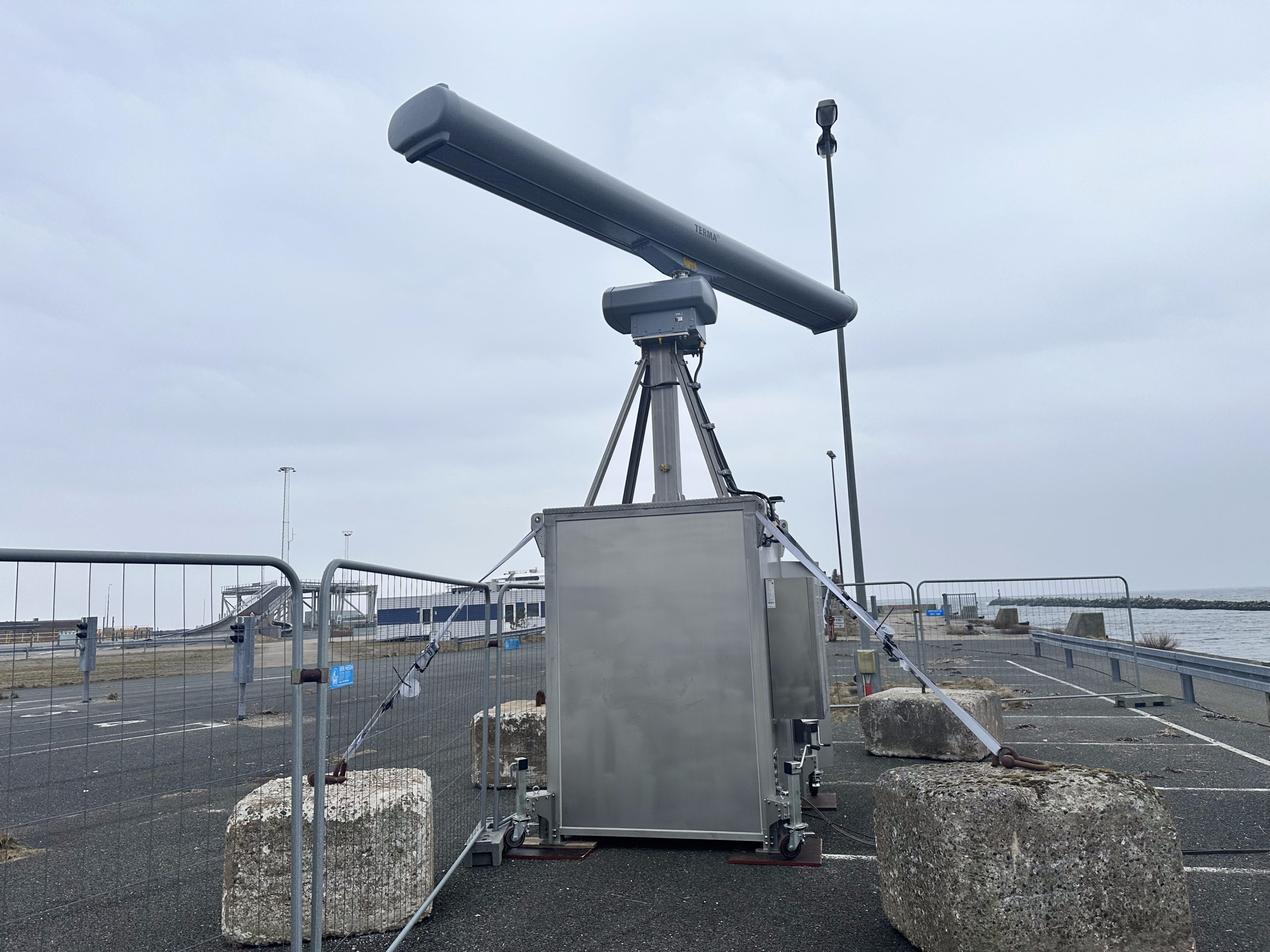 Shelter And Radar On The Port Scaled
